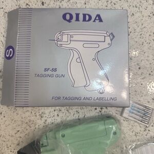 QIDA Tagging Gun in Mint Green